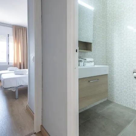 Apartment R68 Montserrat 32-3 *